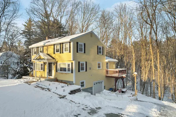 $575,000 | 9 Barkland Drive, Derry, NH 03038