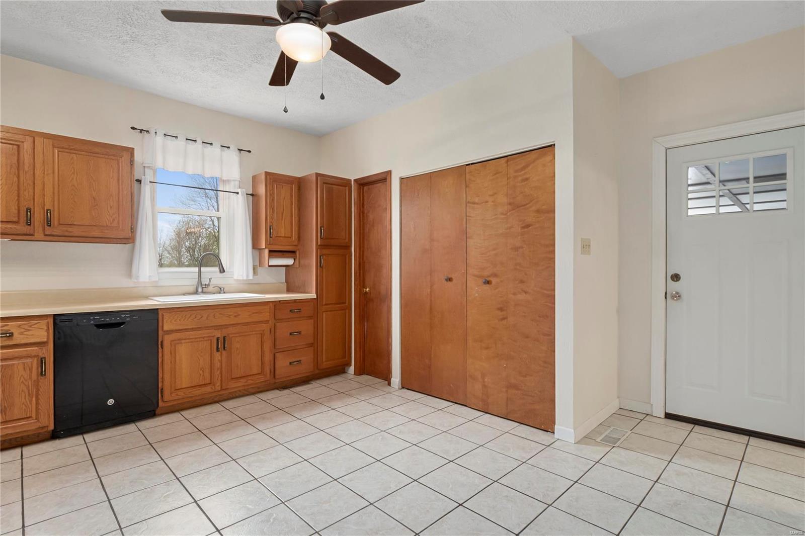 22910 St Rose Road Highland, IL 62249 - Photo 10 of 46