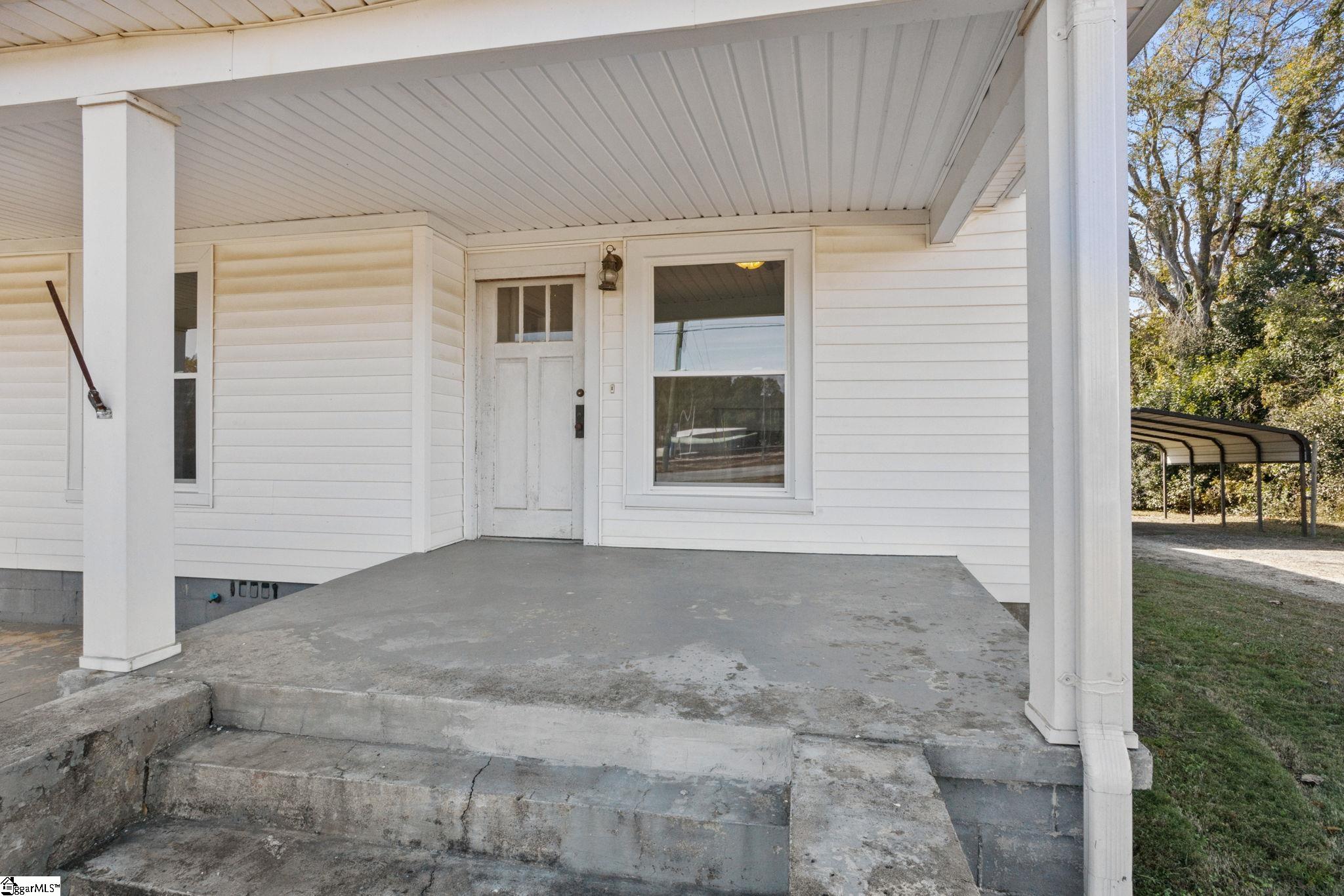 5994 North Old Laurens Road Gray Court, SC 29645 - Photo 4 of 25