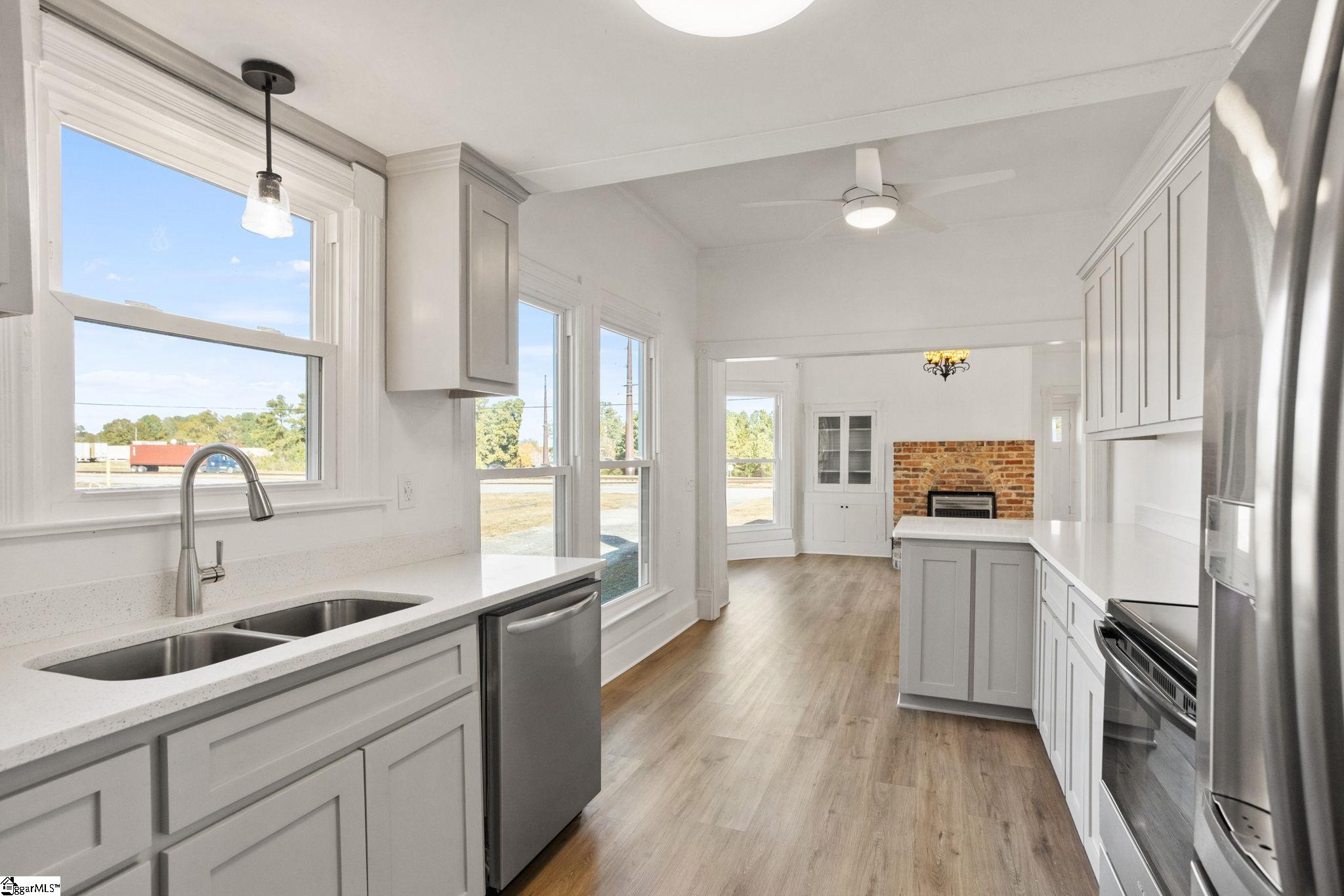 5994 North Old Laurens Road Gray Court, SC 29645 - Photo 10 of 25