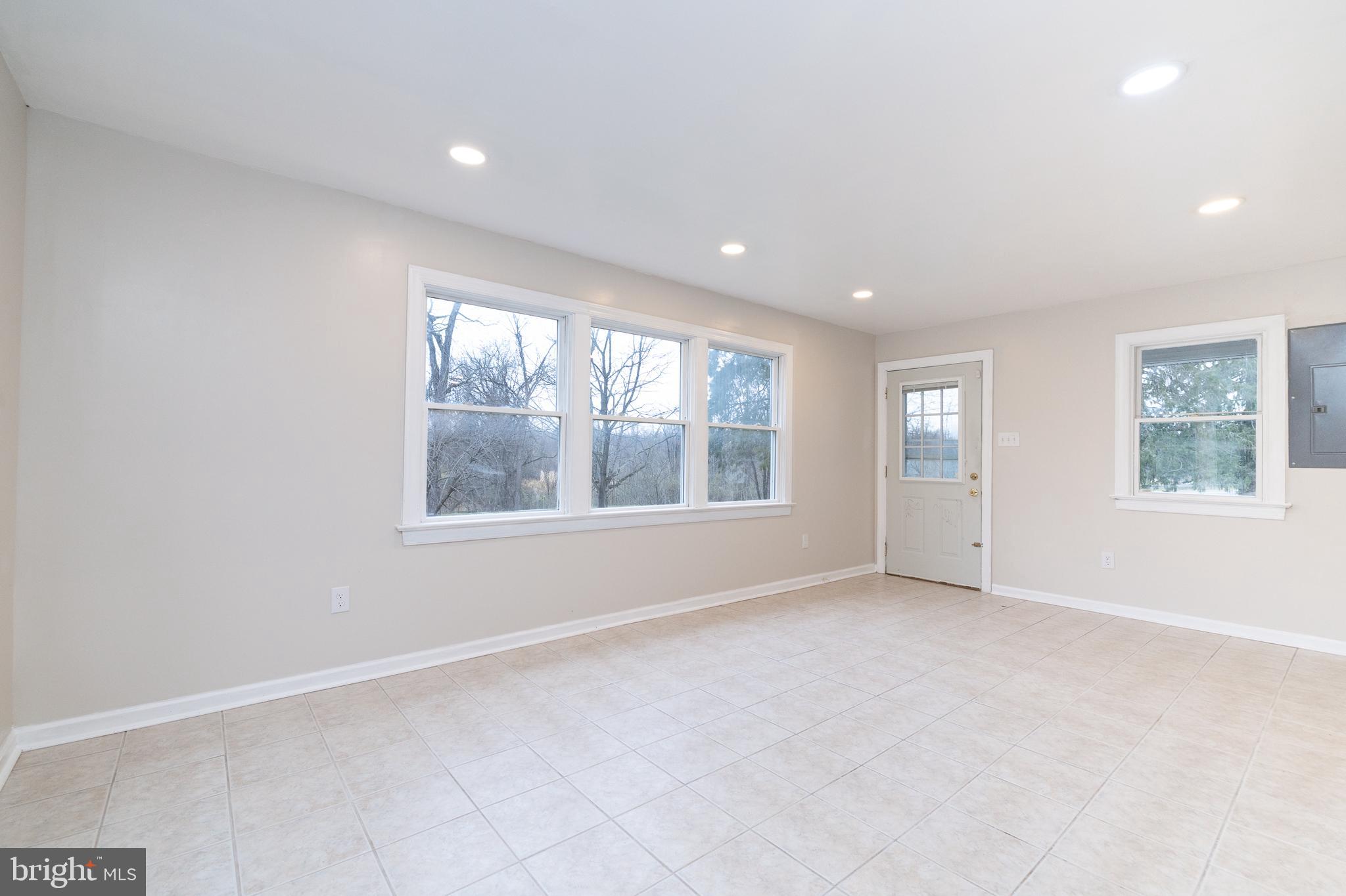6731 Middle Road Middletown, VA 22645 - Photo 9 of 61 an empty room with windows and closet