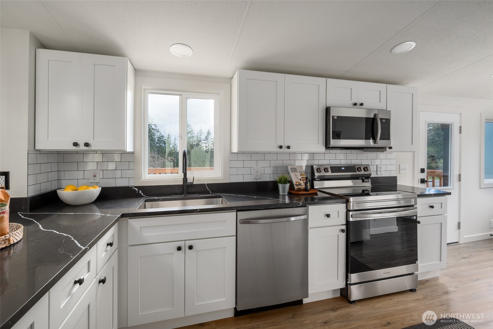 2192 Nautilus Road Freeland, WA 98249 - Photo 10 of 40