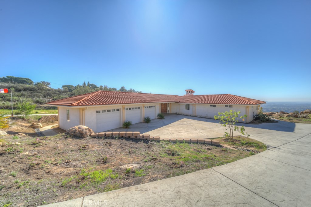1991 Via Ladera Fallbrook, CA 92028 - Photo 5 of 69