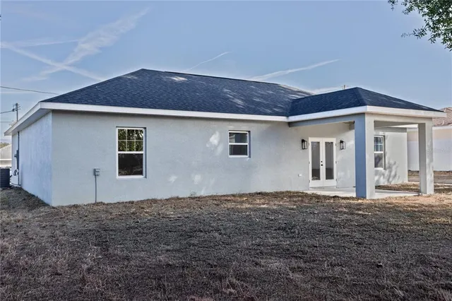 a front view of house with yard