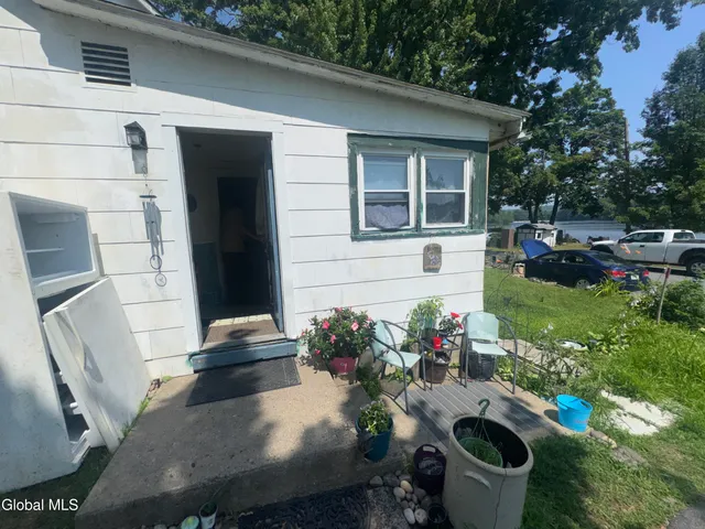 $172,000 | 3 Bunce Lane, Stillwater, NY 12170