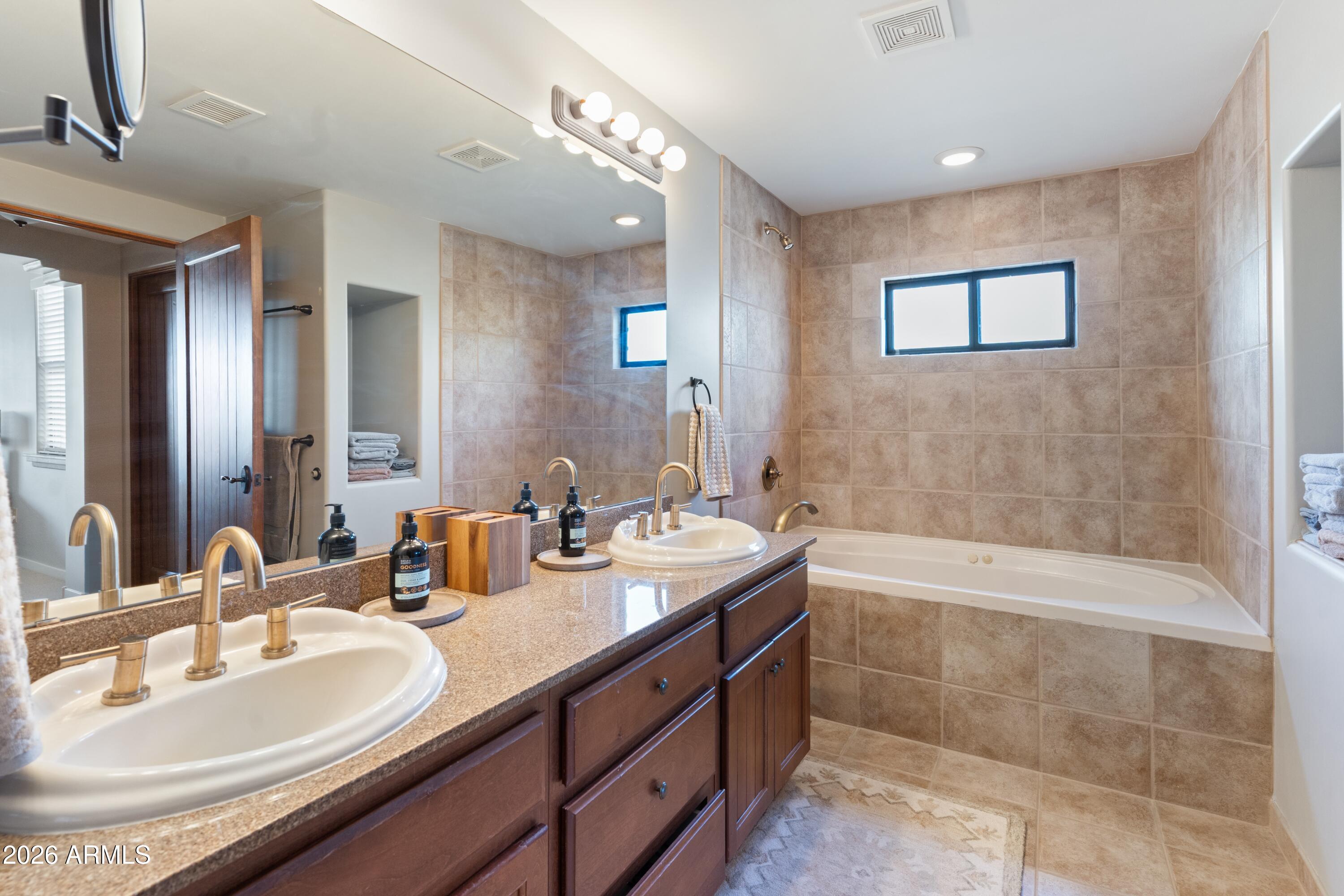 36601 North Mule Train Road, Unit C21 Carefree, AZ 85377 - Photo 14 of 28 Primary Bathroom