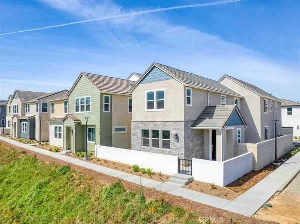 $5,600 | 27398 Fox Den Place, Newhall, CA 91321