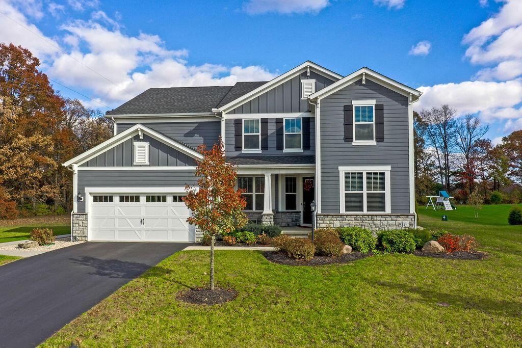 907 Ravine View Drive Galena, OH 43021 - Photo 3 of 60 907RavineViewDriveExt_Hommati102