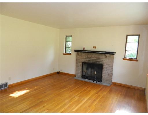 10700 Old Trail Road North Huntingdon, PA 15642 - Photo 2 of 7 Living Room.