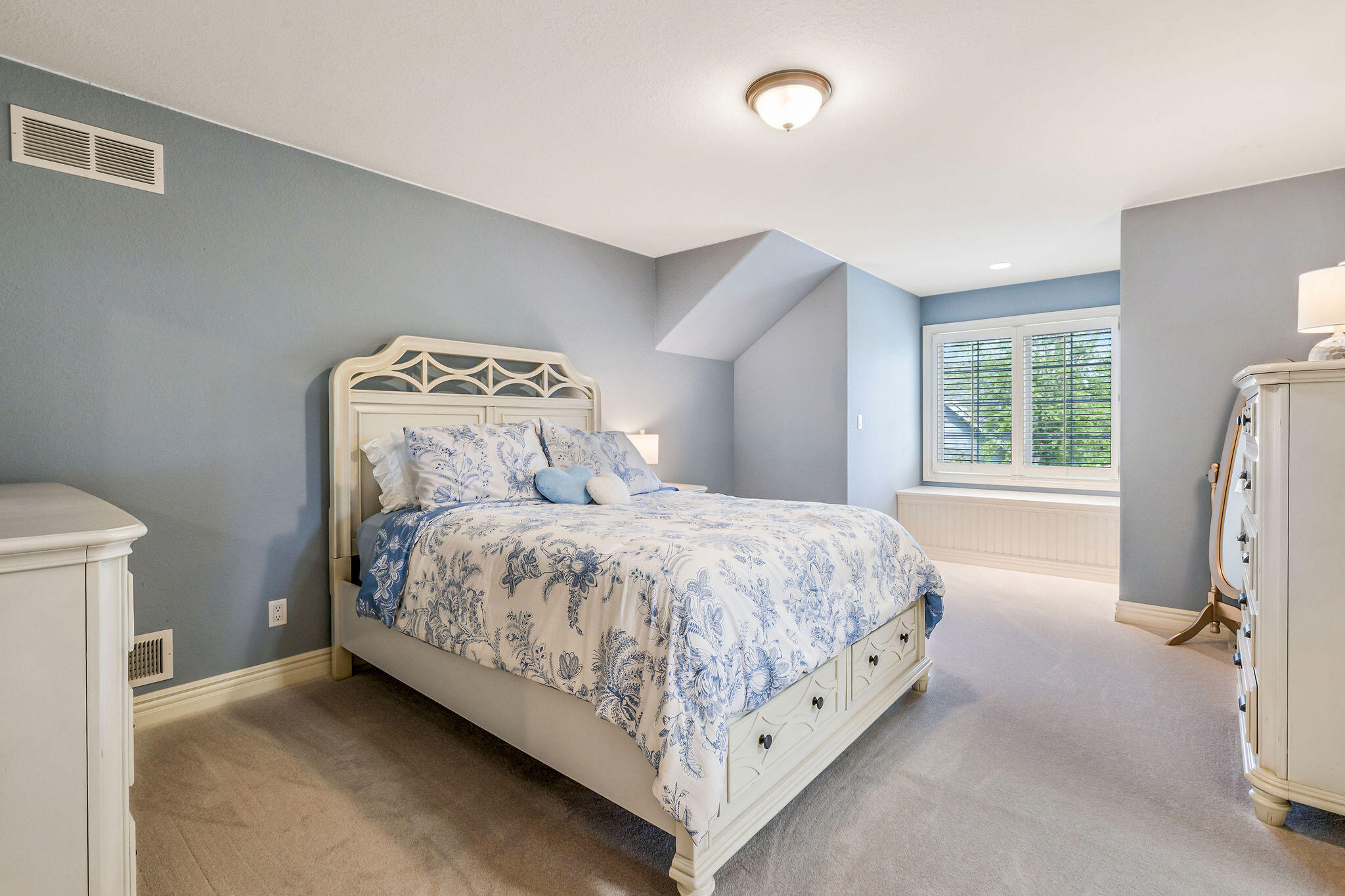 1260 4 Winds Way Hartland, WI 53029 - Photo 50 of 79 Third Bedroom