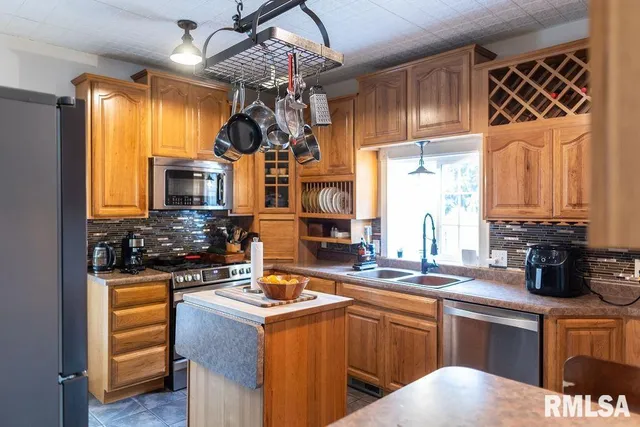 $199,500 | 306 West Fremont Street, Elmwood, IL 61529