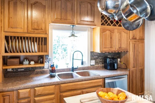 $199,500 | 306 West Fremont Street, Elmwood, IL 61529