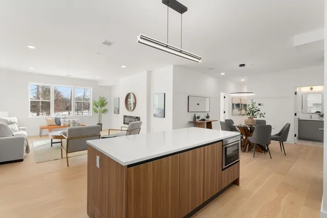 $1,523,800 | 16 Stearns Road, Unit 103, Wellesley, MA 02482