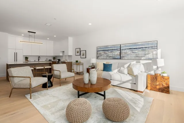 $1,523,800 | 16 Stearns Road, Unit 103, Wellesley, MA 02482