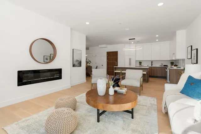 $1,523,800 | 16 Stearns Road, Unit 103, Wellesley, MA 02482