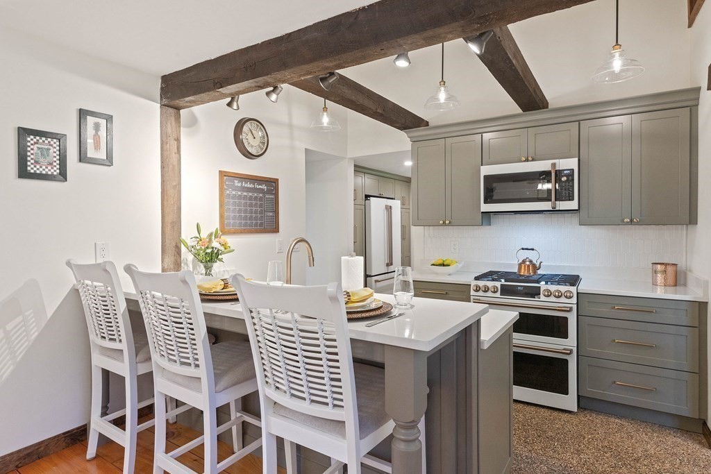 4 Bettencourt Road Middleton, MA 01949 - Photo 10 of 40 Gallery Image 10
