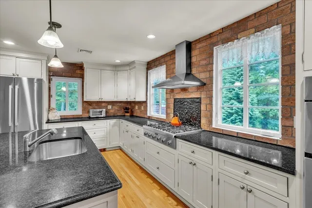 $1,549,000 | 144 Pine Street, Dover, MA 02030