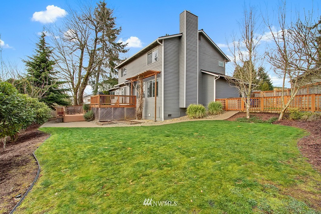 5007 Northeast 19th Street Renton, WA 98059 - Photo 3 of 22