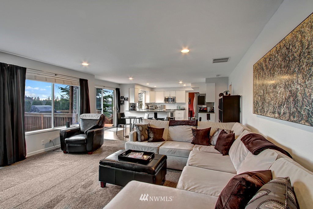 5007 Northeast 19th Street Renton, WA 98059 - Photo 8 of 22