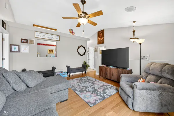 $314,900 | 2823 Whitney Way, Seymour, IN 47274