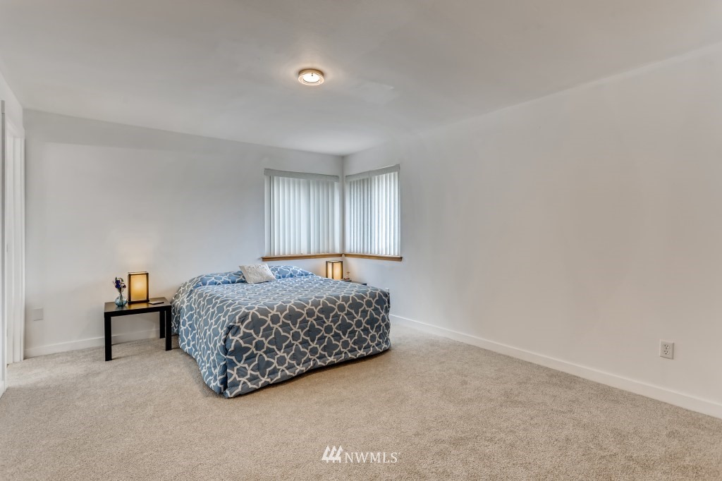 9661 Renton Avenue South Seattle, WA 98118 - Photo 13 of 27 Gallery Image 13