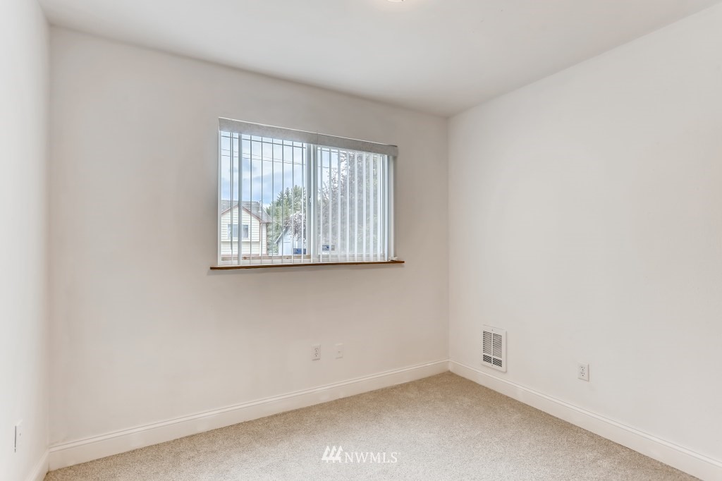 9661 Renton Avenue South Seattle, WA 98118 - Photo 20 of 27 Gallery Image 20
