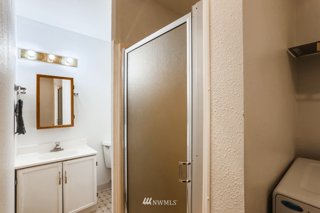 9661 Renton Avenue South Seattle, WA 98118 - Photo 21 of 27 Gallery Image 21