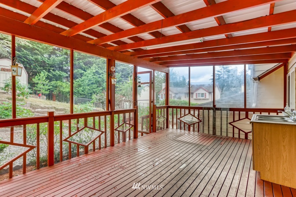9661 Renton Avenue South Seattle, WA 98118 - Photo 24 of 27 Gallery Image 24