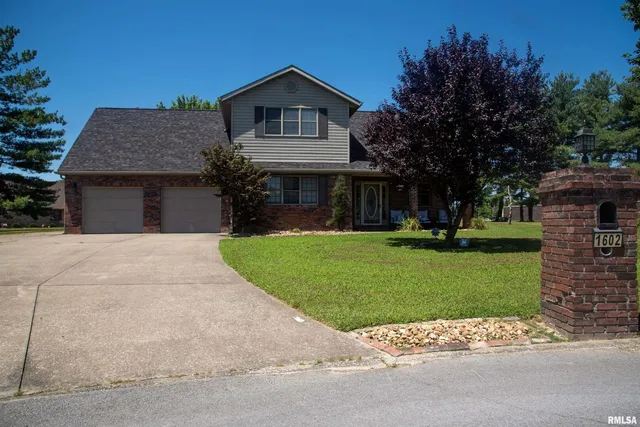 $289,000 | 1602 Carmie Lane, Marion, IL 62959