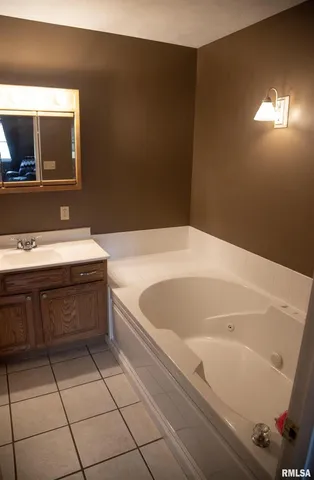 $289,000 | 1602 Carmie Lane, Marion, IL 62959