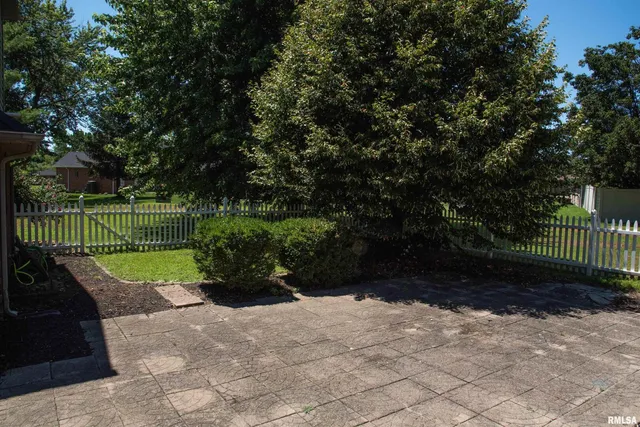 $289,000 | 1602 Carmie Lane, Marion, IL 62959