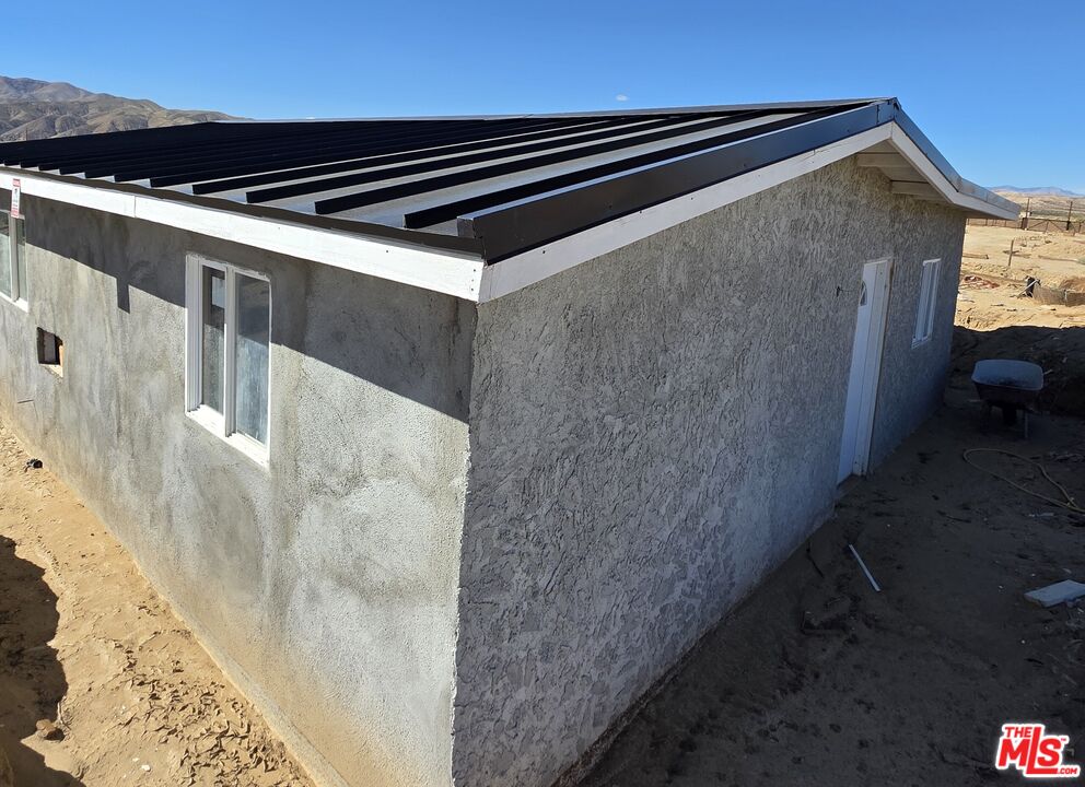 7797 Quartz Road Mojave, CA 93501 - Photo 2 of 15 Gallery Image 2