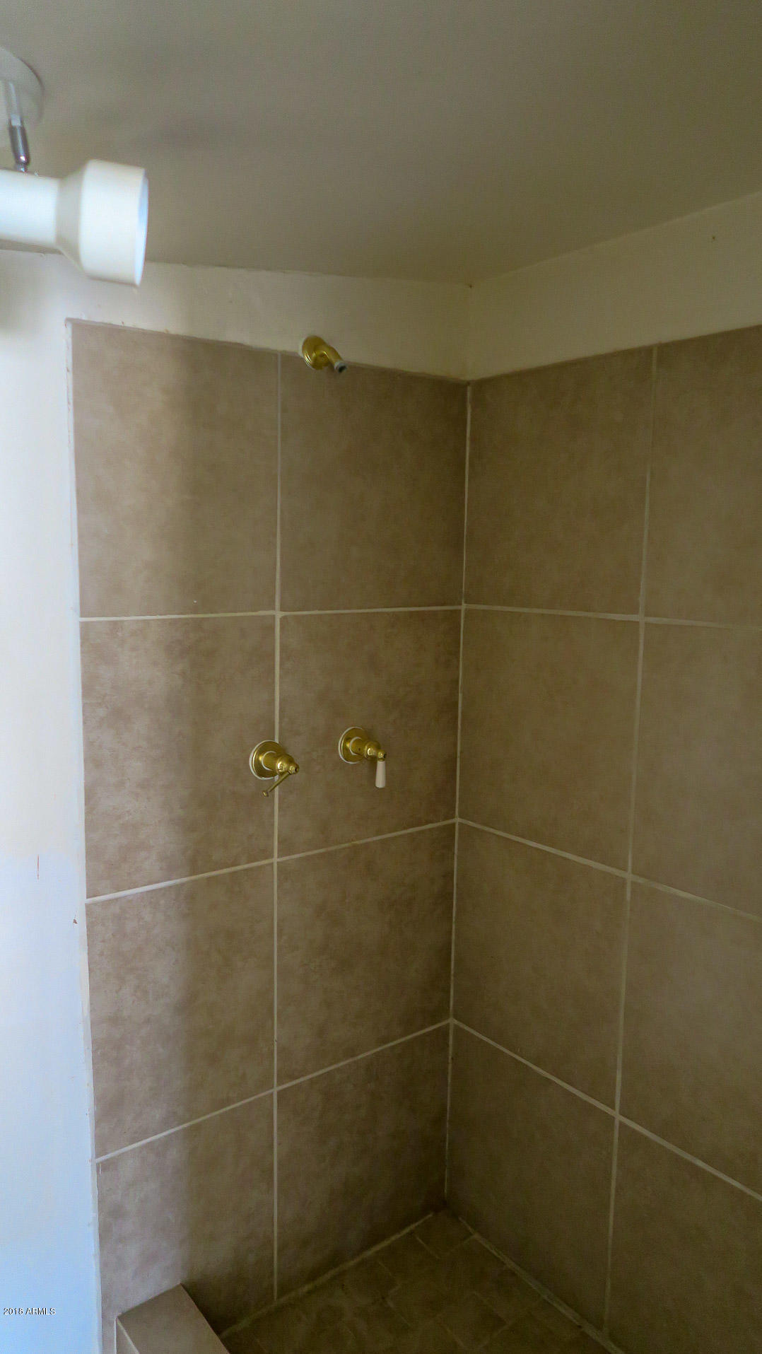 19320 West Jomax Road Wittmann, AZ 85361 - Photo 32 of 43 Guest House Bathroom B
