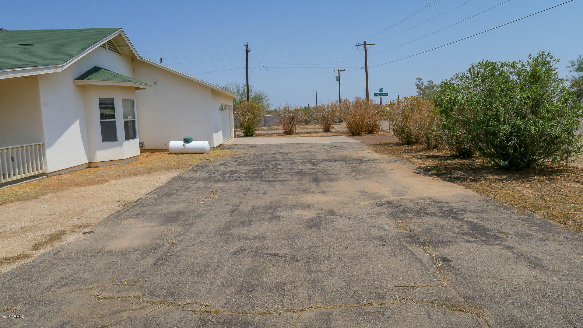 19320 West Jomax Road Wittmann, AZ 85361 - Photo 7 of 43 Driveway