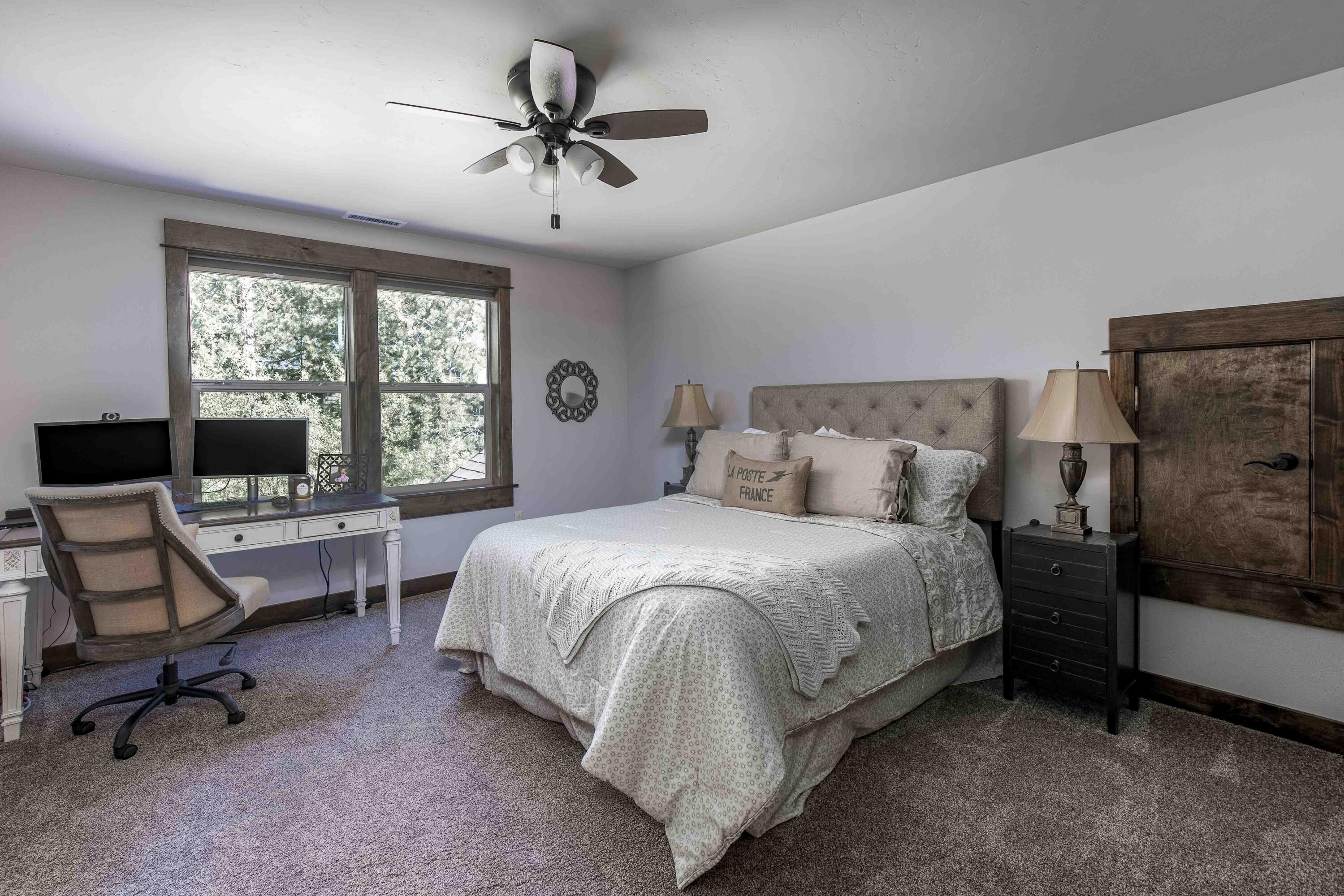 55842 Lost Rider Loop Bend, OR 97707 - Photo 23 of 41 Upstairs bedroom