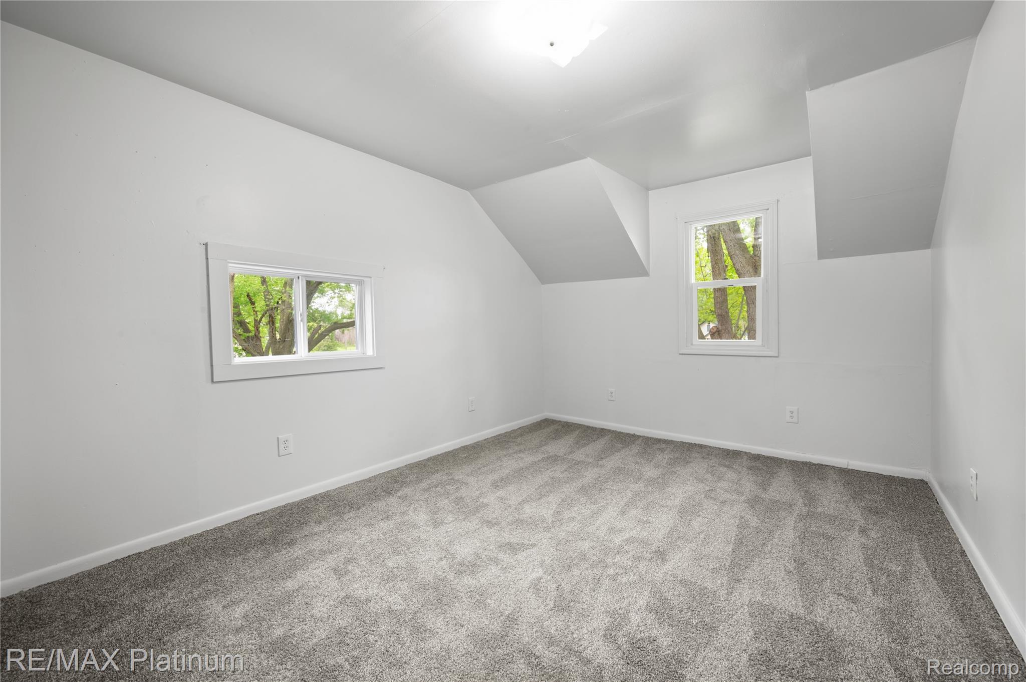 6116 Lapeer Road Burton, MI 48509 - Photo 20 of 30 6116 Lapeer131.JPG