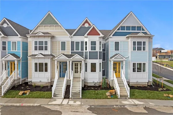 $400,000 | 442 Southwest Brummel Road, Lee's Summit, MO 64081