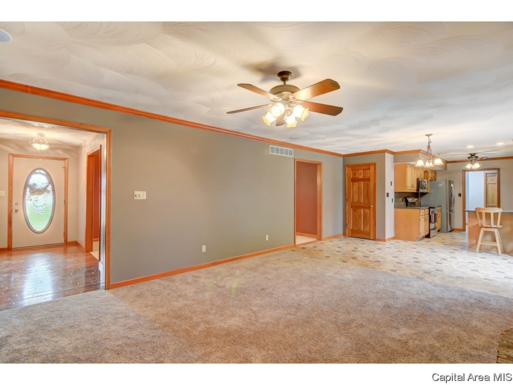 8188 Cardinal Hill Road Rochester, IL 62563 - Photo 11 of 26