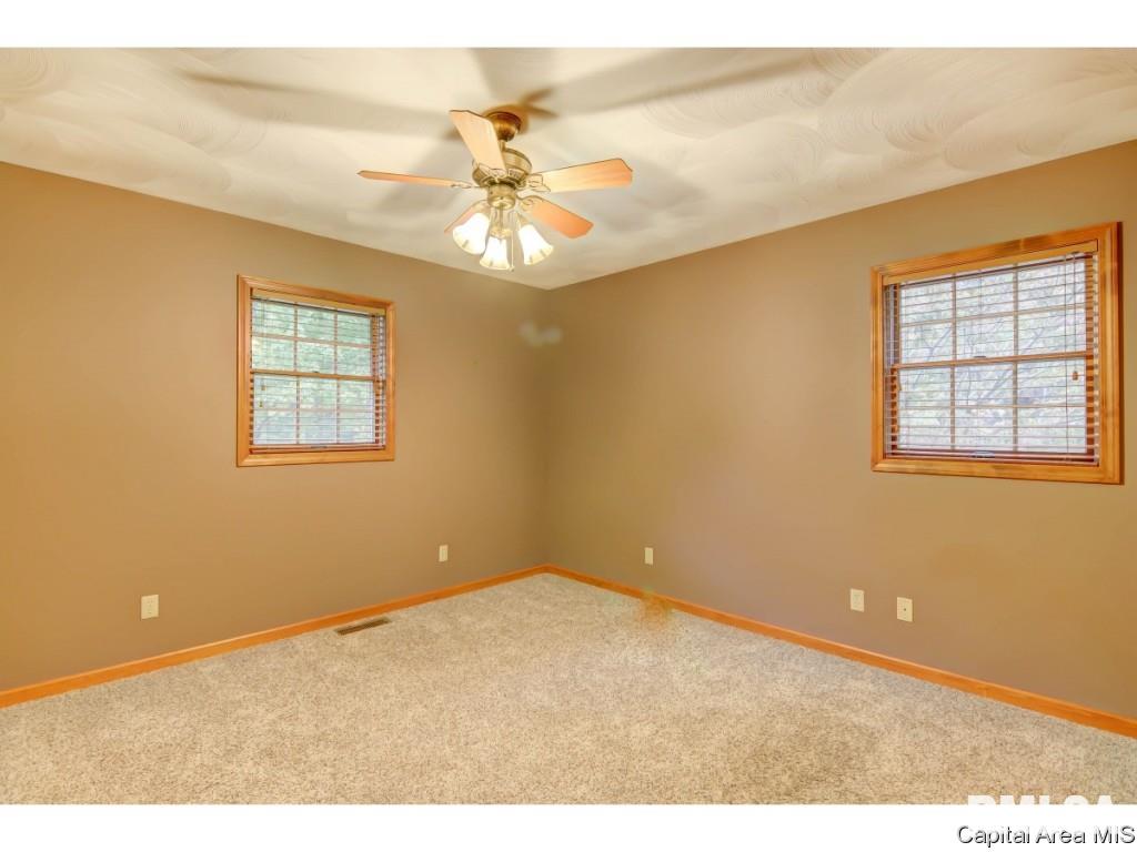 8188 Cardinal Hill Road Rochester, IL 62563 - Photo 12 of 26