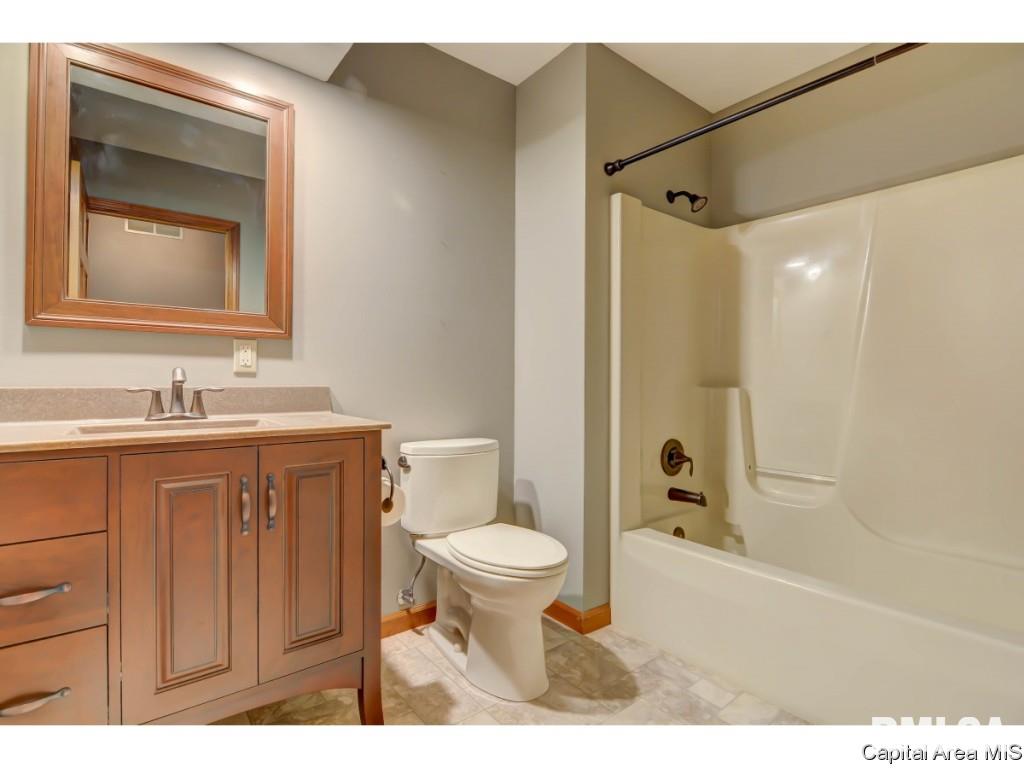 8188 Cardinal Hill Road Rochester, IL 62563 - Photo 16 of 26