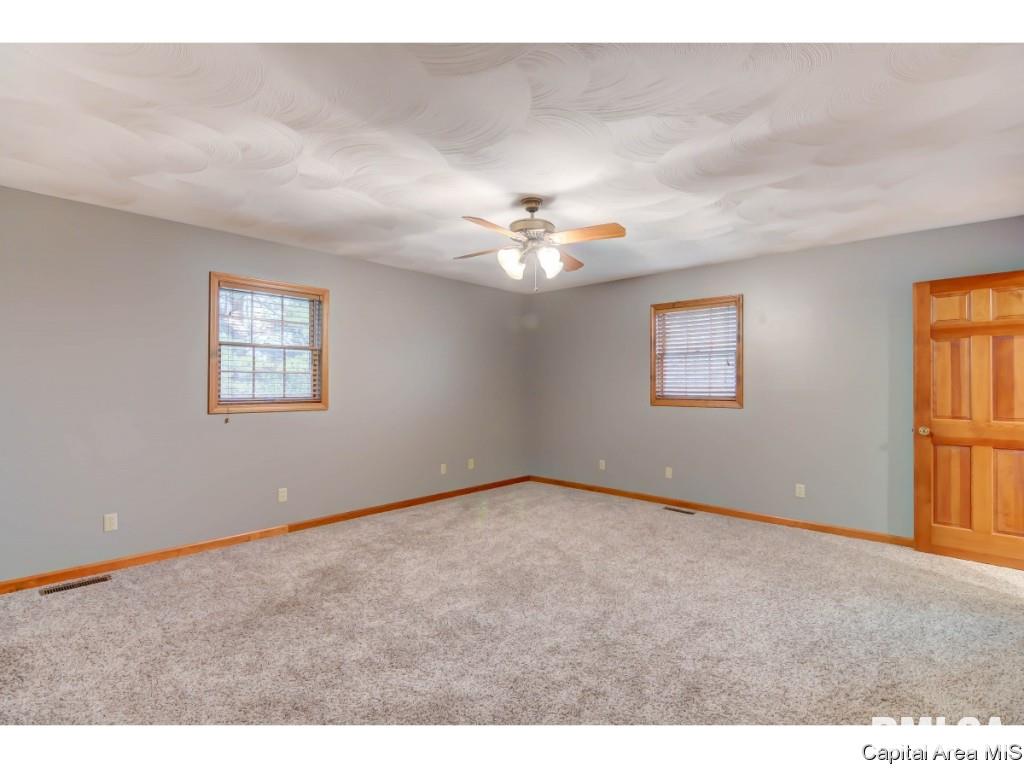 8188 Cardinal Hill Road Rochester, IL 62563 - Photo 17 of 26