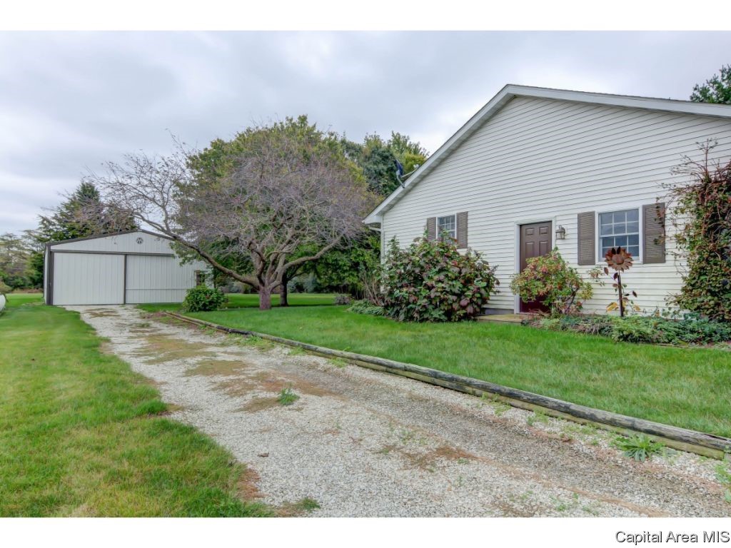 8188 Cardinal Hill Road Rochester, IL 62563 - Photo 21 of 26