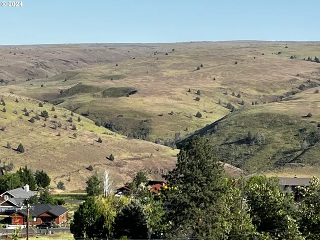 $210,000 | 197 Hwy Maupin Or 97037, Maupin, OR 97037