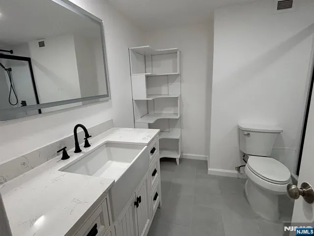 $2,800 | 1055 River Road, Unit 503, Edgewater, NJ 07020