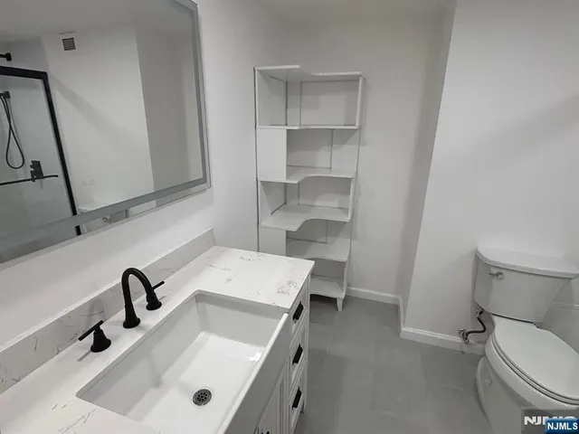 $2,800 | 1055 River Road, Unit 503, Edgewater, NJ 07020