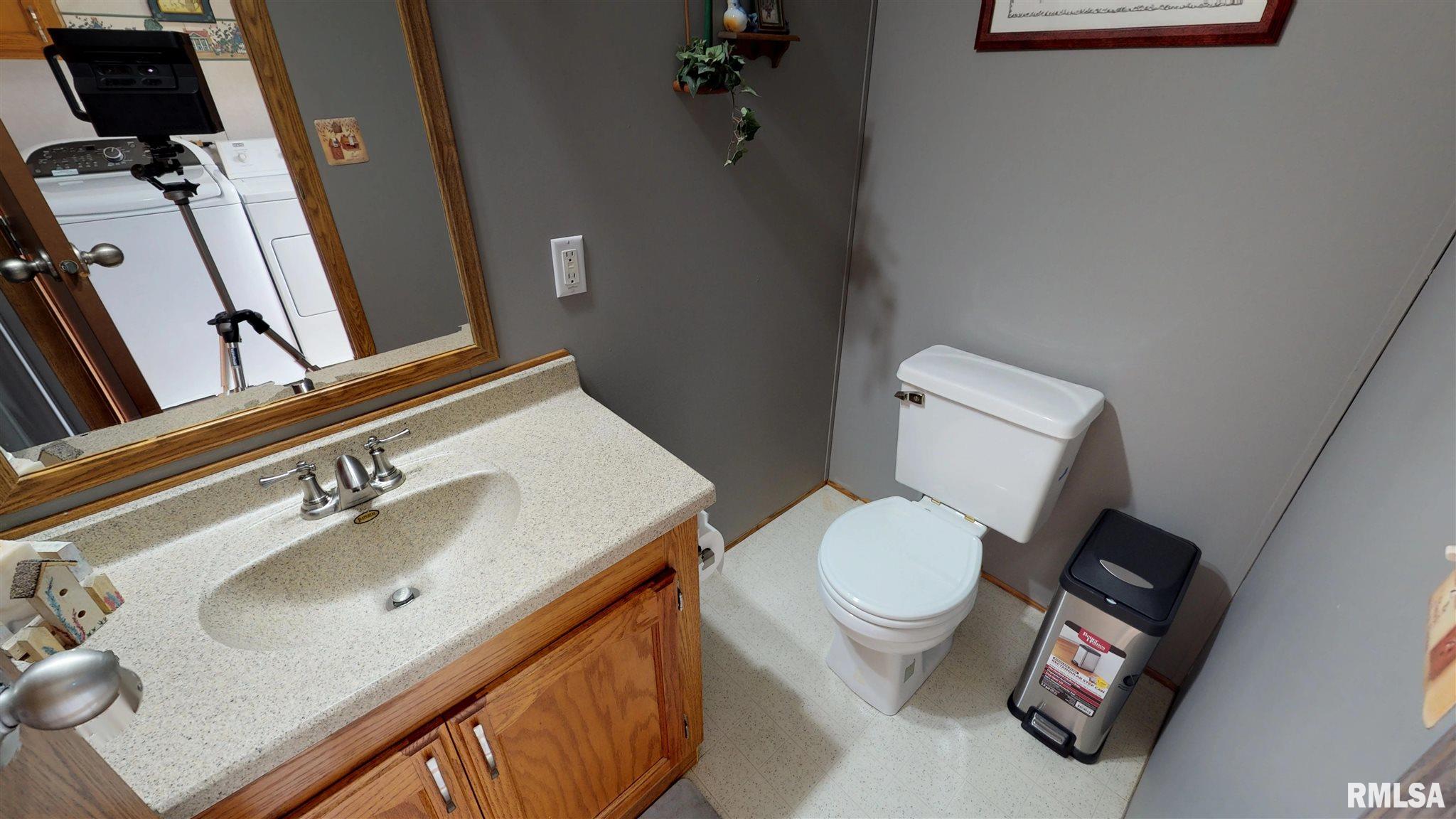 17590 Dee-Mac Road Mackinaw, IL 61755 - Photo 22 of 31