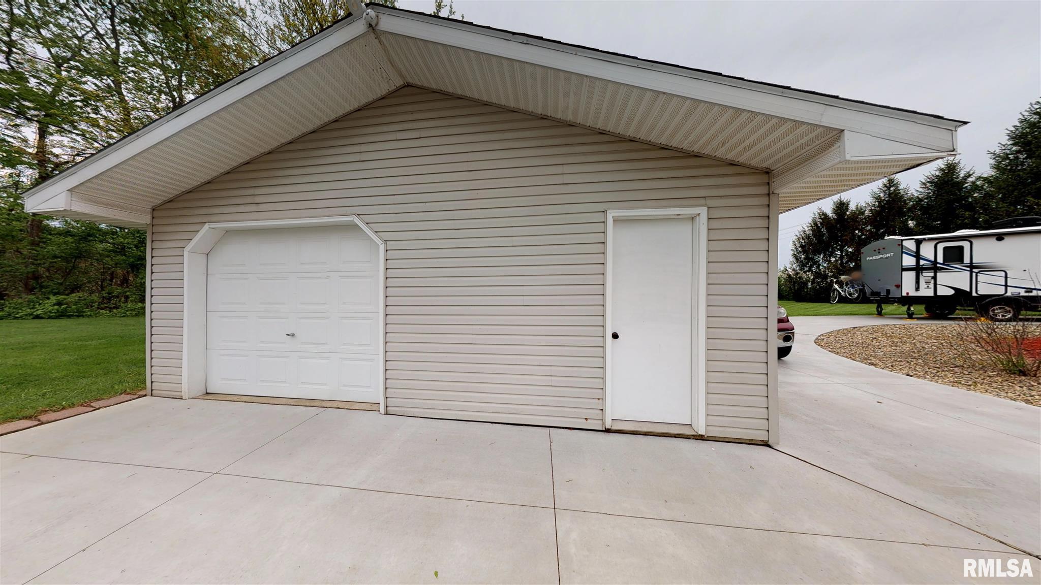 17590 Dee-Mac Road Mackinaw, IL 61755 - Photo 28 of 31