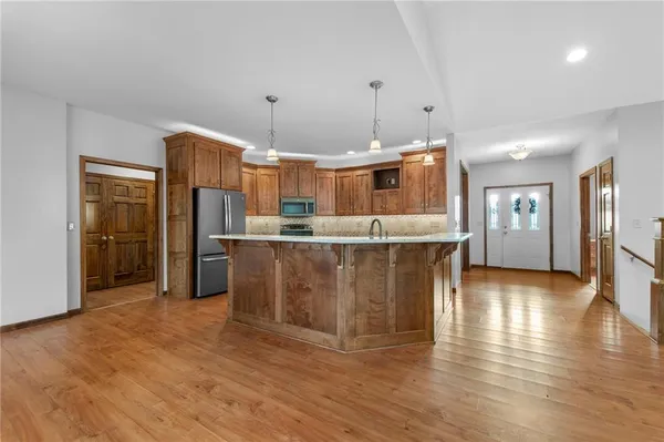 $1,250,000 | 16678 Evans Road, Basehor, KS 66007