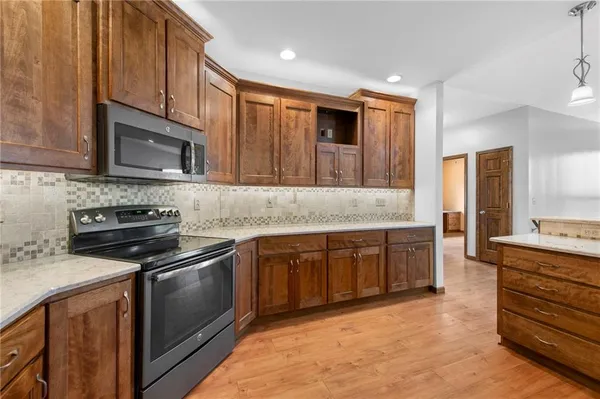 $1,250,000 | 16678 Evans Road, Basehor, KS 66007