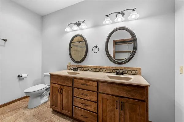 $1,250,000 | 16678 Evans Road, Basehor, KS 66007